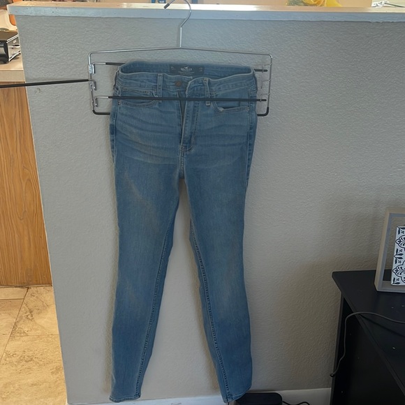 Brand new hollister jeans 0s - Picture 1 of 5